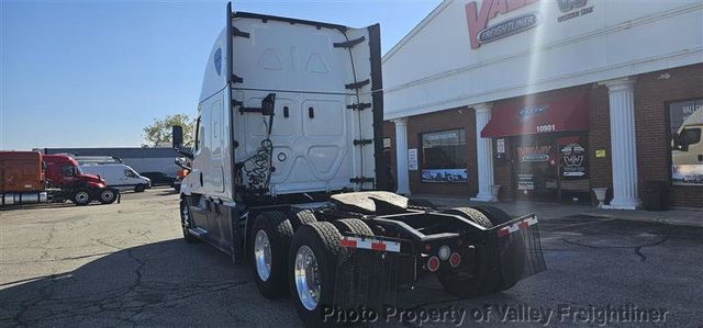 2024 Freightliner Cascadia 126  - 23092290 - 8