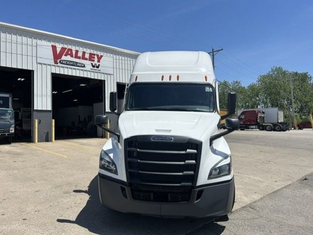 2024 Freightliner PT126SLP 2024 CASCADIA SLEEPER - 23026836 - 1