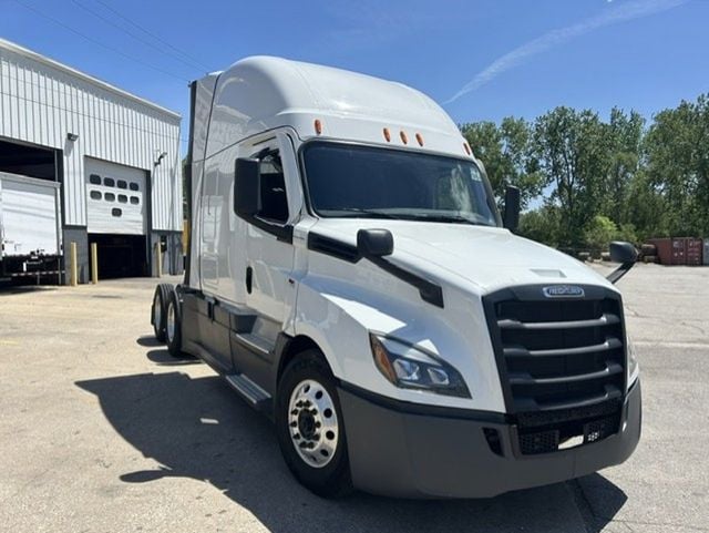 2024 Freightliner PT126SLP 2024 CASCADIA SLEEPER - 23026836 - 2
