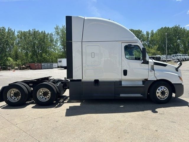 2024 Freightliner PT126SLP 2024 CASCADIA SLEEPER - 23026836 - 4