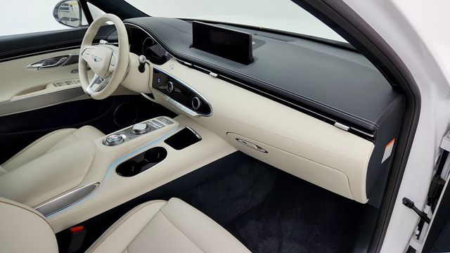 2024 Genesis Electrified GV70 Advanced AWD with Prestige Package - 22947567 - 12