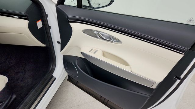 2024 Genesis Electrified GV70 Advanced AWD with Prestige Package - 22947567 - 22