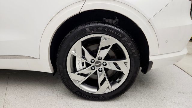2024 Genesis Electrified GV70 Advanced AWD with Prestige Package - 22947567 - 25
