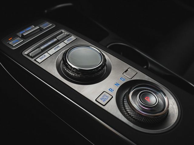 2024 Genesis Electrified GV70 Prestige - 22944455 - 35