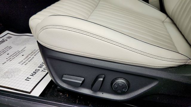 2024 Genesis G70 2.5T RWD - 22962887 - 10