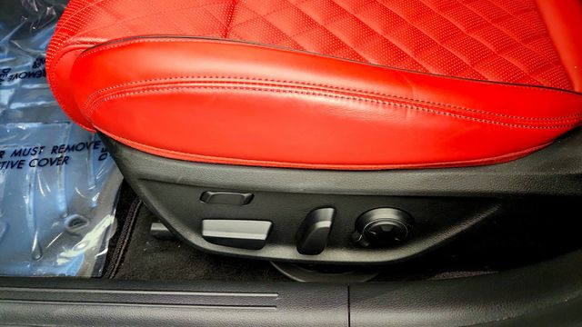 2024 Genesis G70 3.3T Sport Advanced AWD w/ Sport Prestige Pkg & Head-Up Display - 23099976 - 11
