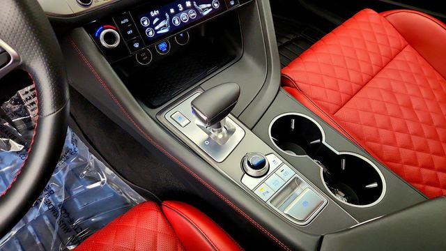 2024 Genesis G70 3.3T Sport Advanced AWD w/ Sport Prestige Pkg & Head-Up Display - 23099976 - 16