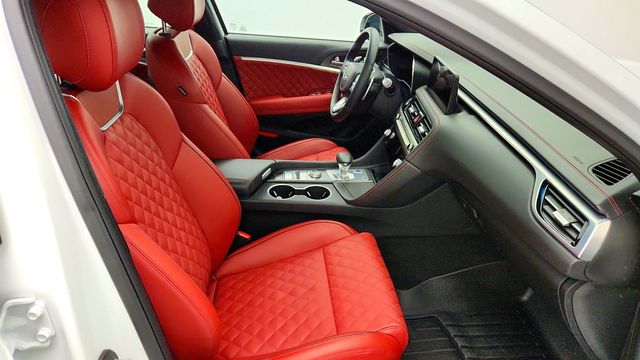 2024 Genesis G70 3.3T Sport Advanced AWD w/ Sport Prestige Pkg & Head-Up Display - 23099976 - 24