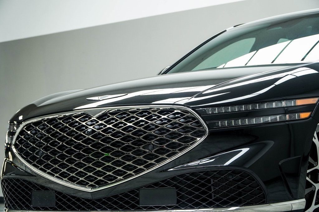 2024 Genesis G90 3.5T AWD photo 2