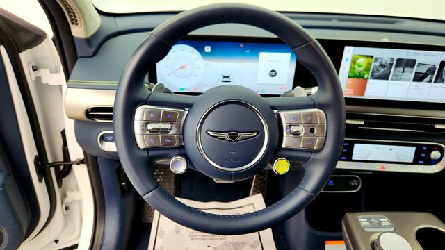 2024 Genesis GV60 Performance AWD w/ Dual Motors & Advanced Driver Assistance - 22993464 - 13