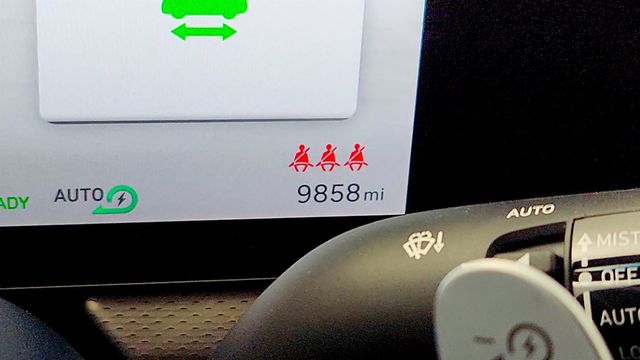 2024 Genesis GV60 Performance AWD w/ Dual Motors & Advanced Driver Assistance - 22993464 - 15