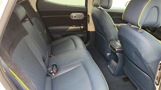 2024 Genesis GV60 Performance AWD w/ Dual Motors & Advanced Driver Assistance - 22993464 - 23