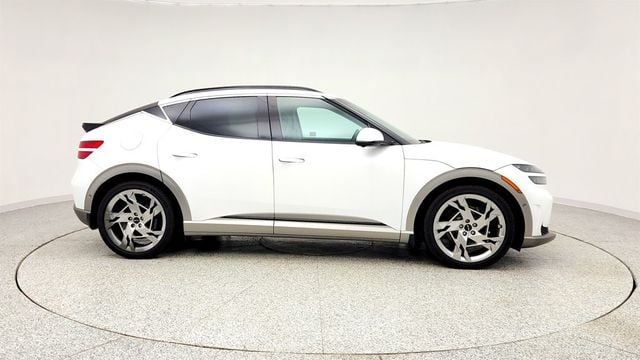 2024 Genesis GV60 Performance AWD w/ Dual Motors & Advanced Driver Assistance - 22993464 - 3