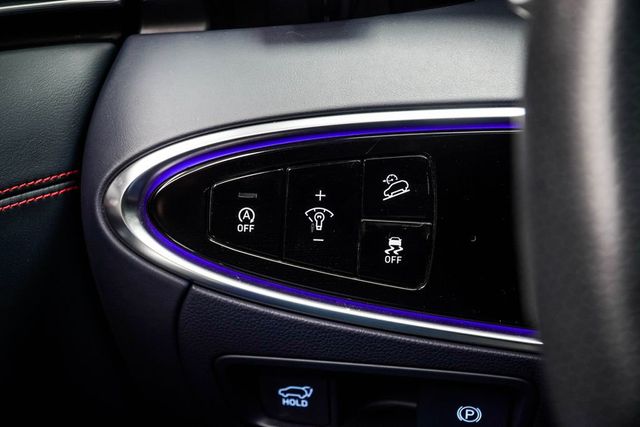 2024 Genesis GV70 2.5T AWD - 22992995 - 30