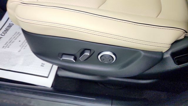 2024 Genesis GV70 2.5T AWD w/ Advanced & Select Packages - 23051586 - 11