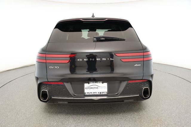 2024 Genesis GV70 2.5T AWD with Select and Advanced Packages - 22920568 - 4