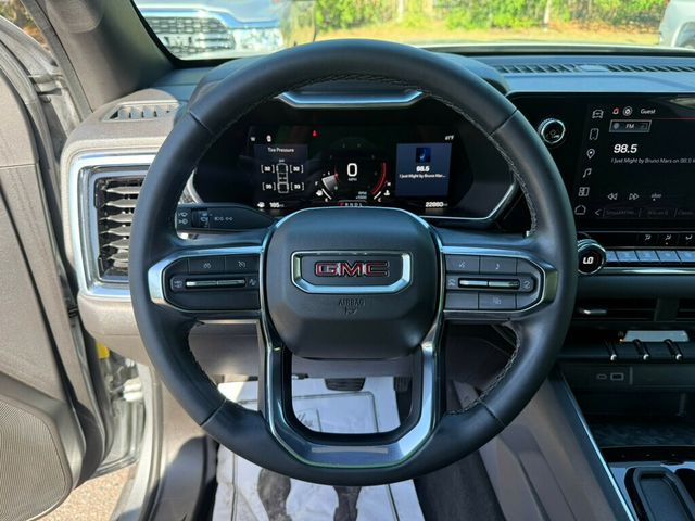 2024 GMC Canyon 2WD Elevation Crew Cab Short Box's photo