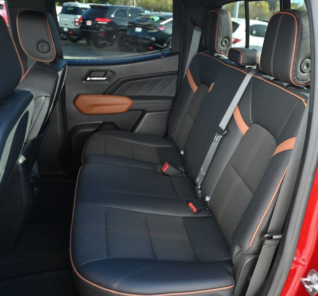 2024 GMC Canyon 4WD Crew Cab AT4 - 22971442 - 14