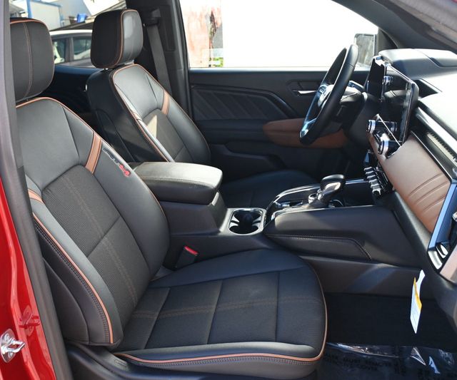 2024 GMC Canyon 4WD Crew Cab AT4 - 22971442 - 15