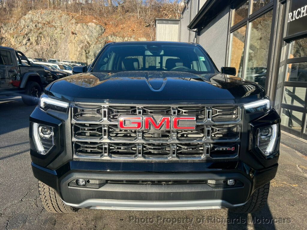 2024 GMC Canyon 4WD Crew Cab AT4 - 22728563 - 3