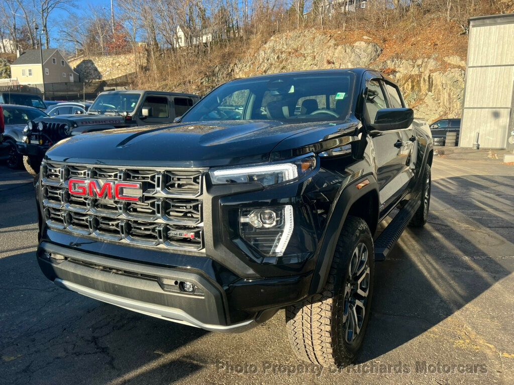 2024 GMC Canyon 4WD Crew Cab AT4 - 22728563 - 4