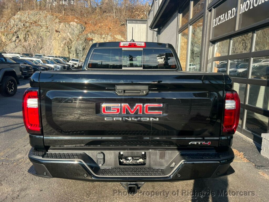 2024 GMC Canyon 4WD Crew Cab AT4 - 22728563 - 7