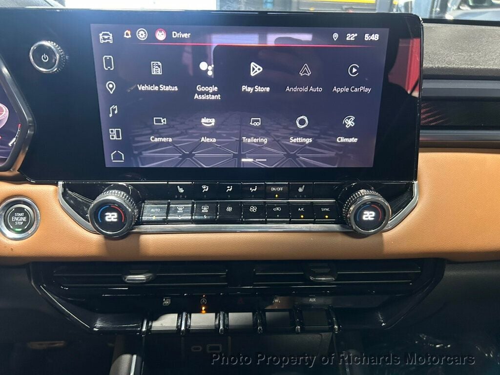 2024 GMC Canyon 4WD Crew Cab AT4 - 23045471 - 14