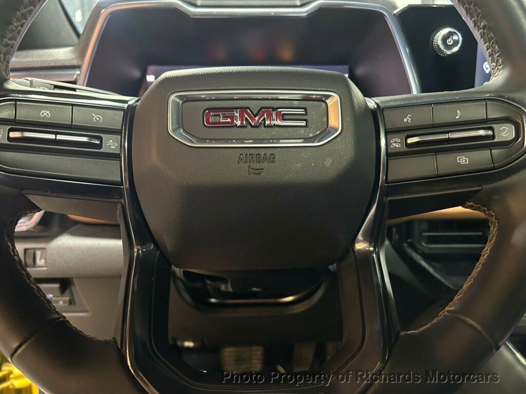 2024 GMC Canyon 4WD Crew Cab AT4 - 23045471 - 15