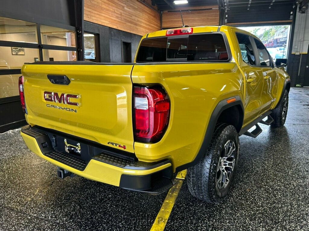 2024 GMC Canyon 4WD Crew Cab AT4 - 23045471 - 1