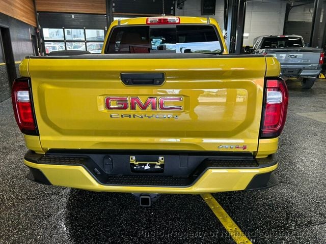 2024 GMC Canyon 4WD Crew Cab AT4 - 23045471 - 2