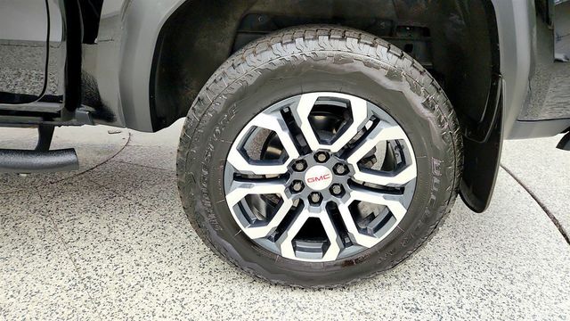 2024 GMC Canyon 4WD Crew Cab AT4 w/ Technology Plus Pkg - 23081809 - 9