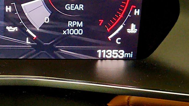 2024 GMC Canyon 4WD Crew Cab AT4 w/ Technology Plus Pkg - 23081809 - 17