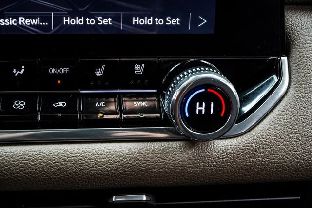 2024 GMC Canyon 4WD Crew Cab Denali - 22942830 - 24