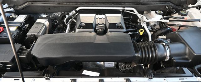 2024 GMC Canyon 4X4 Crew Cab AT4 - 23000933 - 17