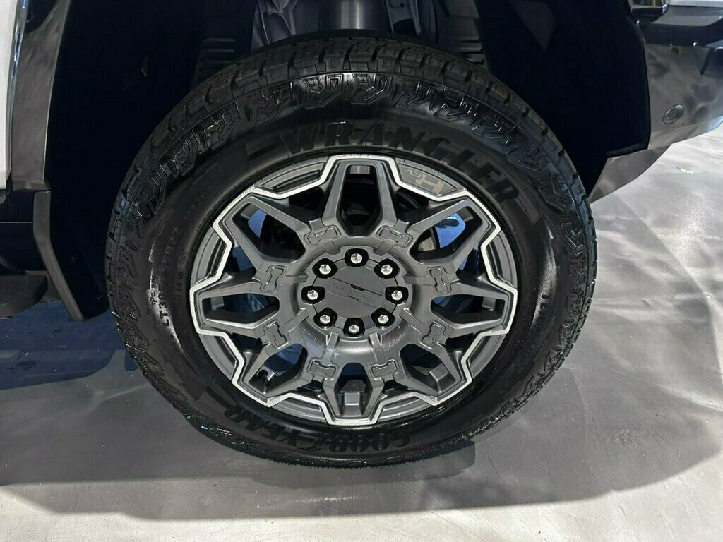2024 GMC HUMMER EV Pickup 3X/24ModuleUltiumBattery/PowerTonneauCover/IlluminationPkg/NAV - 23054460 - 11