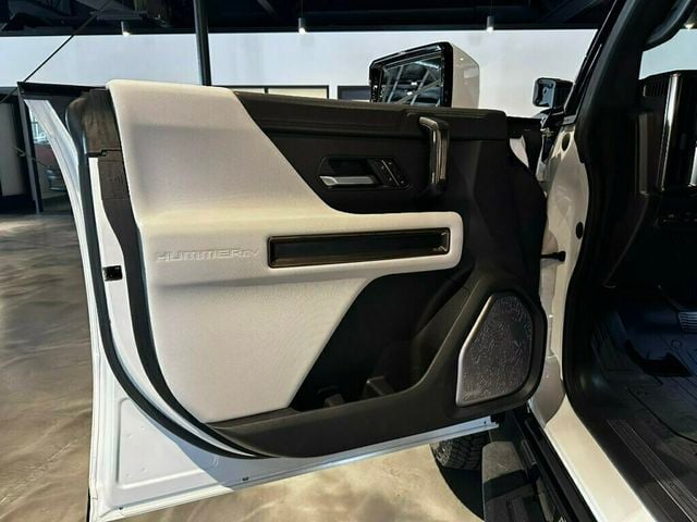 2024 GMC HUMMER EV Pickup 3X/24ModuleUltiumBattery/PowerTonneauCover/IlluminationPkg/NAV - 23054460 - 12
