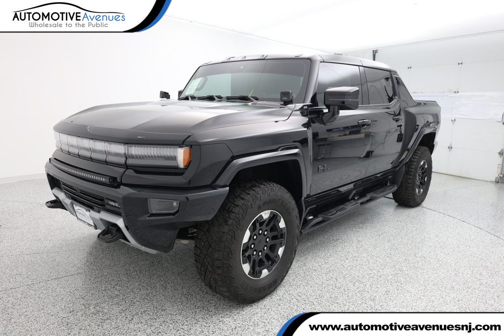 2024 GMC HUMMER EV Pickup e4WD Crew Cab 2X with Extreme Off-Road, Readiness & Illumination - 22953592 | Video 1