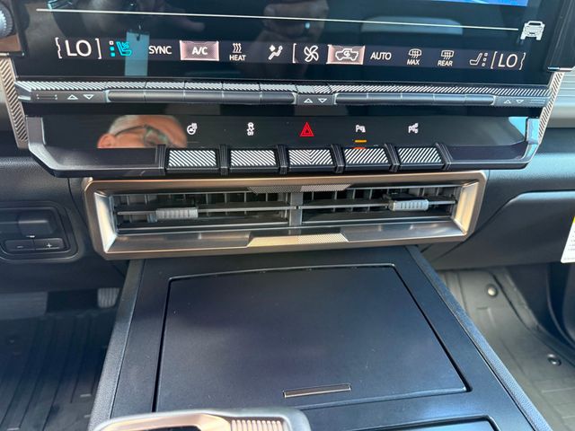 2024 GMC HUMMER EV Pickup e4WD Crew Cab 3X - 22910196 - 17