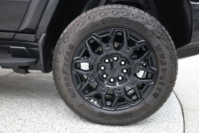 2024 GMC HUMMER EV SUV e4WD 4dr 2X w/ Illumination Package - 23008116 - 5