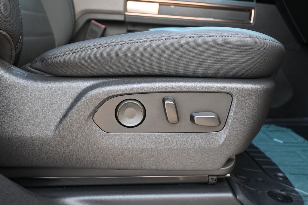 GMC Hummer EV SUV photo 21