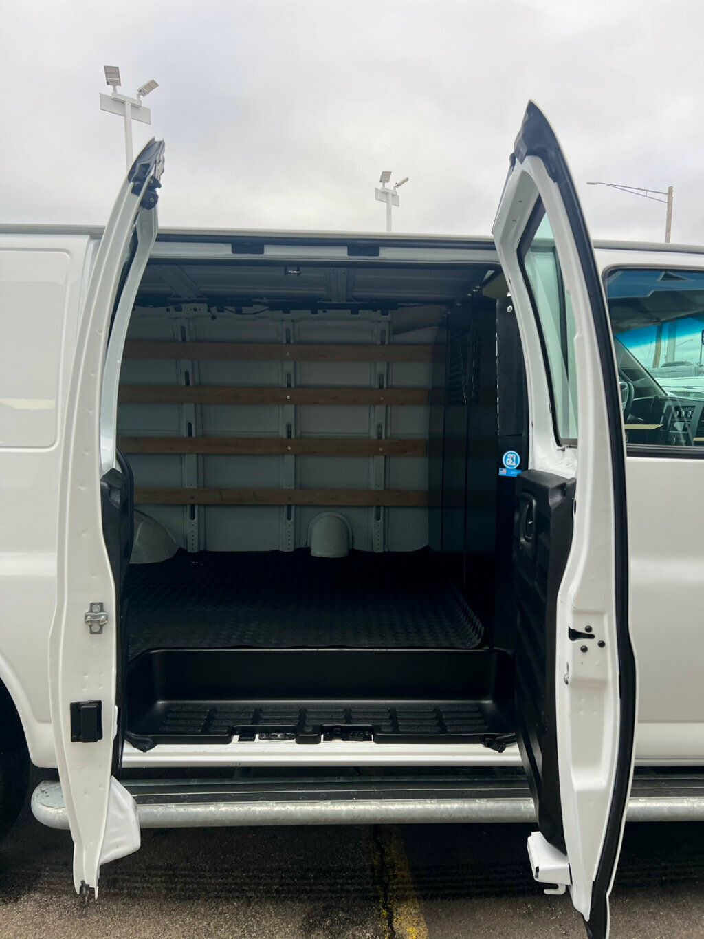 2024 GMC Savana Cargo Van RWD 2500 135" - 22980563 - 9