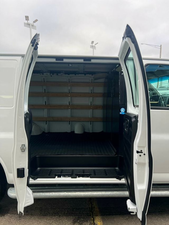 2024 GMC Savana Cargo Van RWD 2500 135" - 22980563 - 9