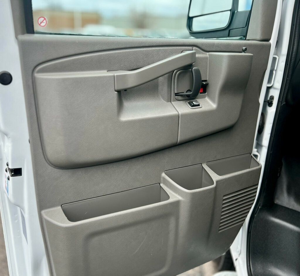 2024 GMC Savana Cargo Van RWD 2500 135" - 22980563 - 11