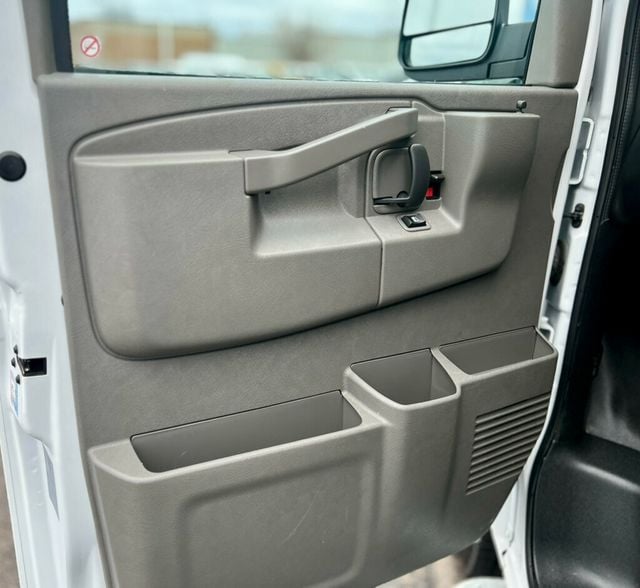 2024 GMC Savana Cargo Van RWD 2500 135" - 22980563 - 11