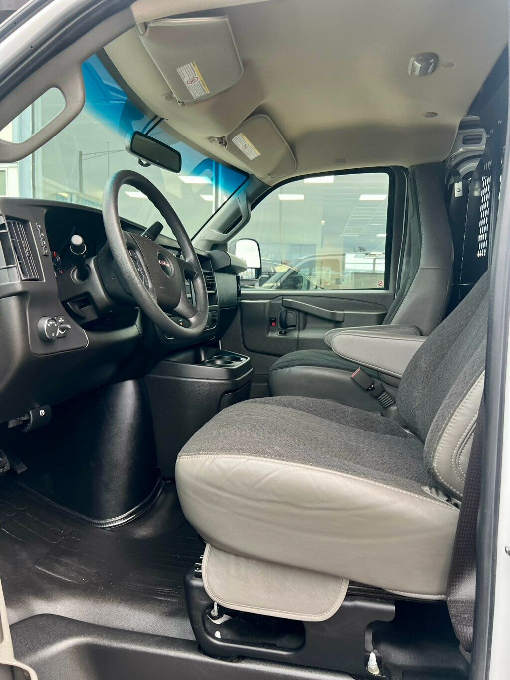 2024 GMC Savana Cargo Van RWD 2500 135" - 22980563 - 13