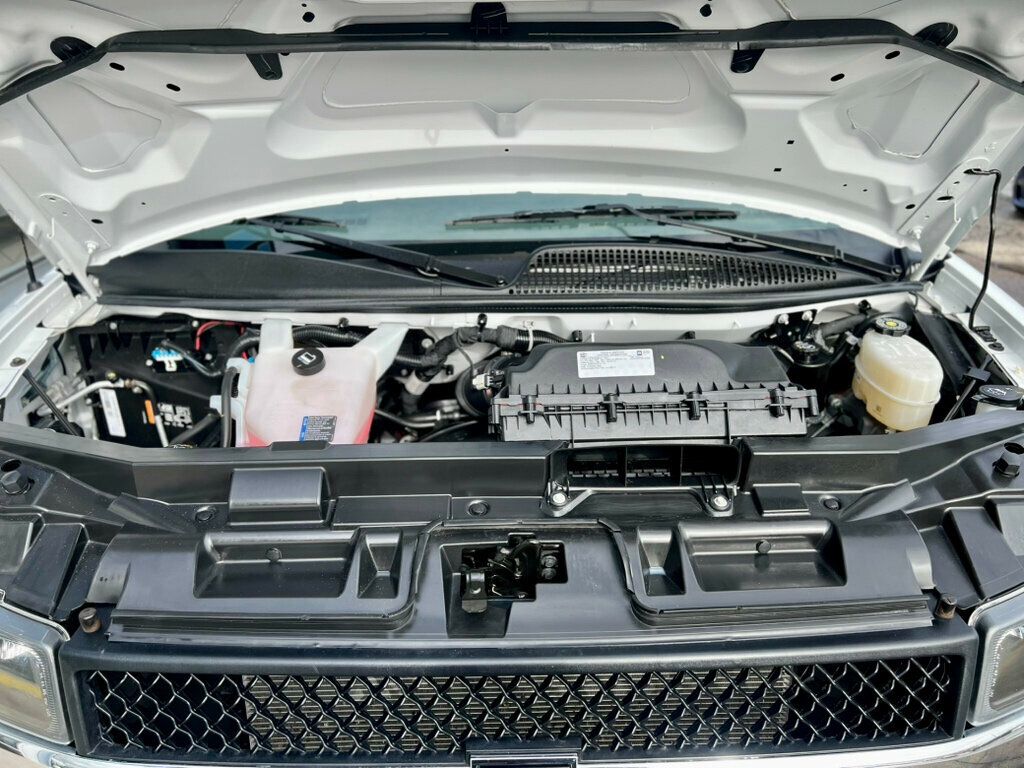 2024 GMC Savana Cargo Van RWD 2500 135" - 22981742 - 9