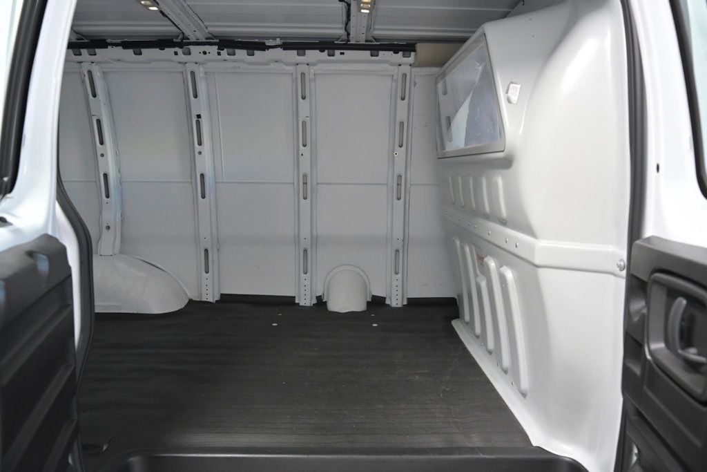 2024 GMC Savana Cargo Van RWD 2500 135" - 23028793 - 3