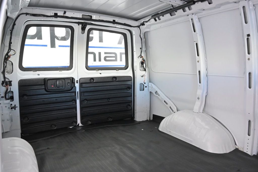 2024 GMC Savana Cargo Van RWD 2500 135" - 23028793 - 4