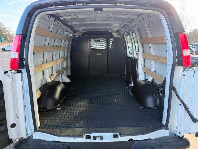 2024 GMC Savana Cargo Van RWD 2500 135'' with Convenience & Chrome Appearance Packages - 22972596 - 4