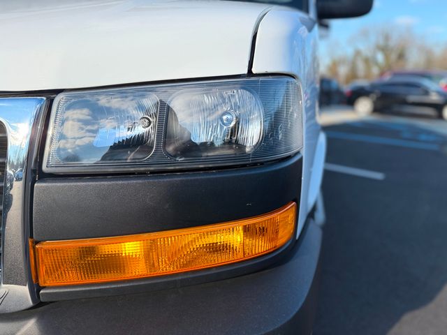 2024 GMC Savana Cargo Van RWD 2500 135'' with Convenience & Chrome Appearance Packages - 22972596 - 6